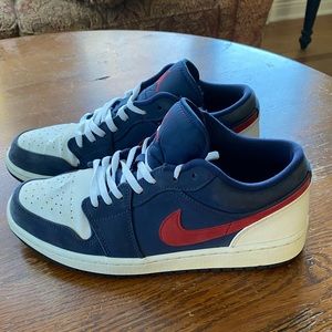 Nike 8.5 sneakers